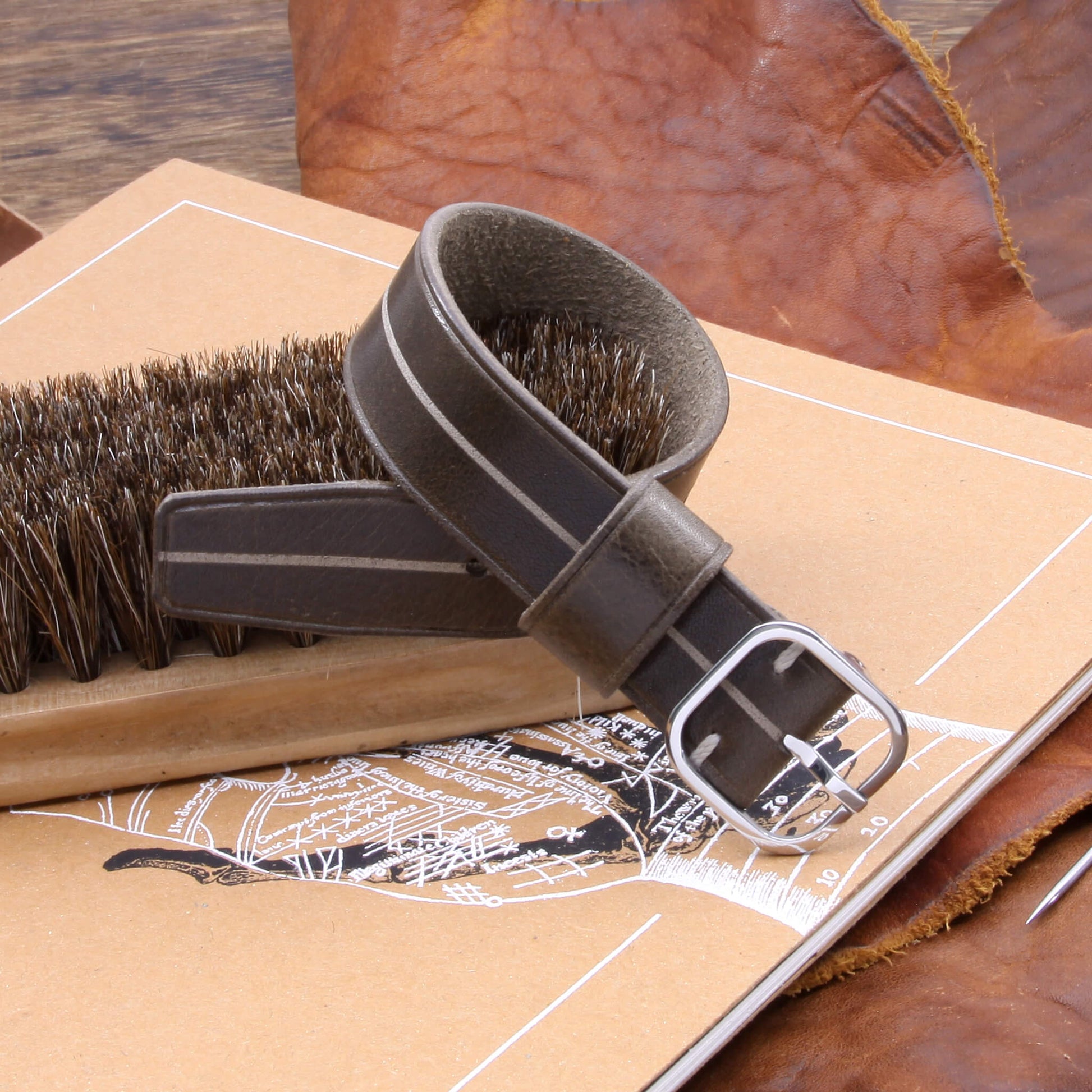 Stylish Single Pass Watch Strap in Brown Italian Veg-Tanned Leather - Garrison Douglas 116 by Cozy Handmade