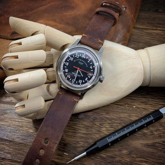 WTYPMAHKNE Russian Watch with a Handmade Vintage Leather Strap
