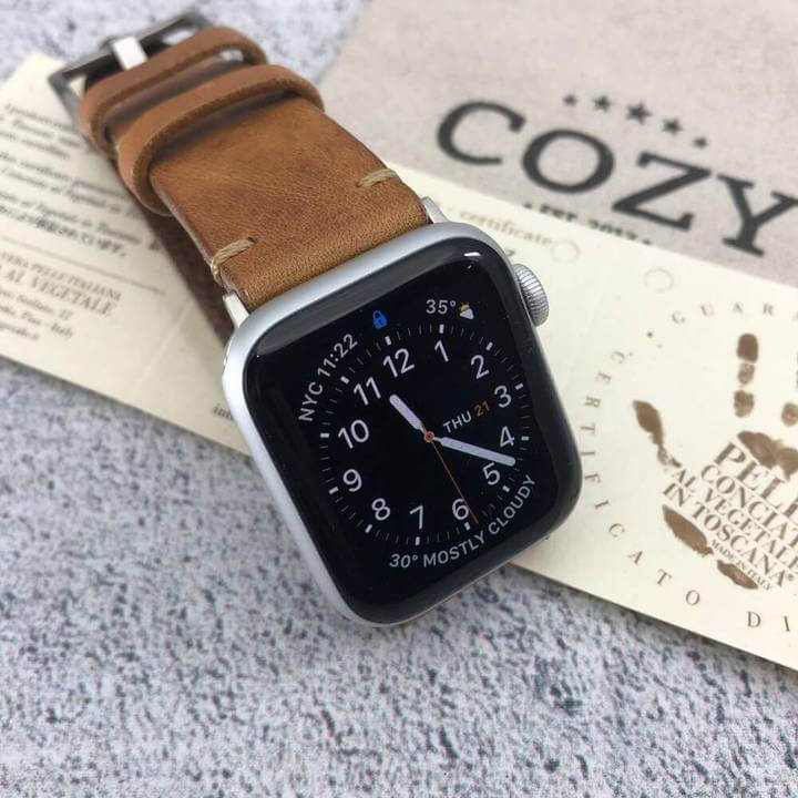 Apple Watch with Handmade Vintage Leather Strap - Timeless Elegance in Every Detail