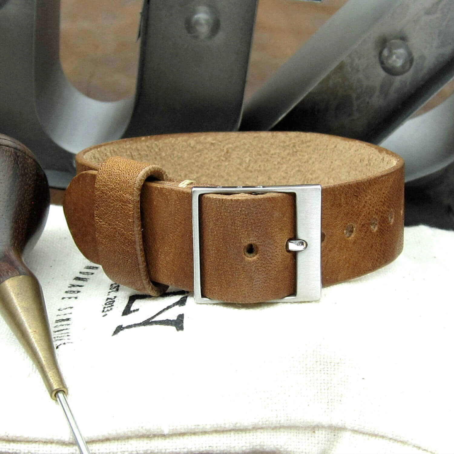 Leather Watch Strap, Classic RAF II Vintage 401 | Ladder Buckle | Full Grain Italian Vegetable-Tanned Leather | Cozy Handmade