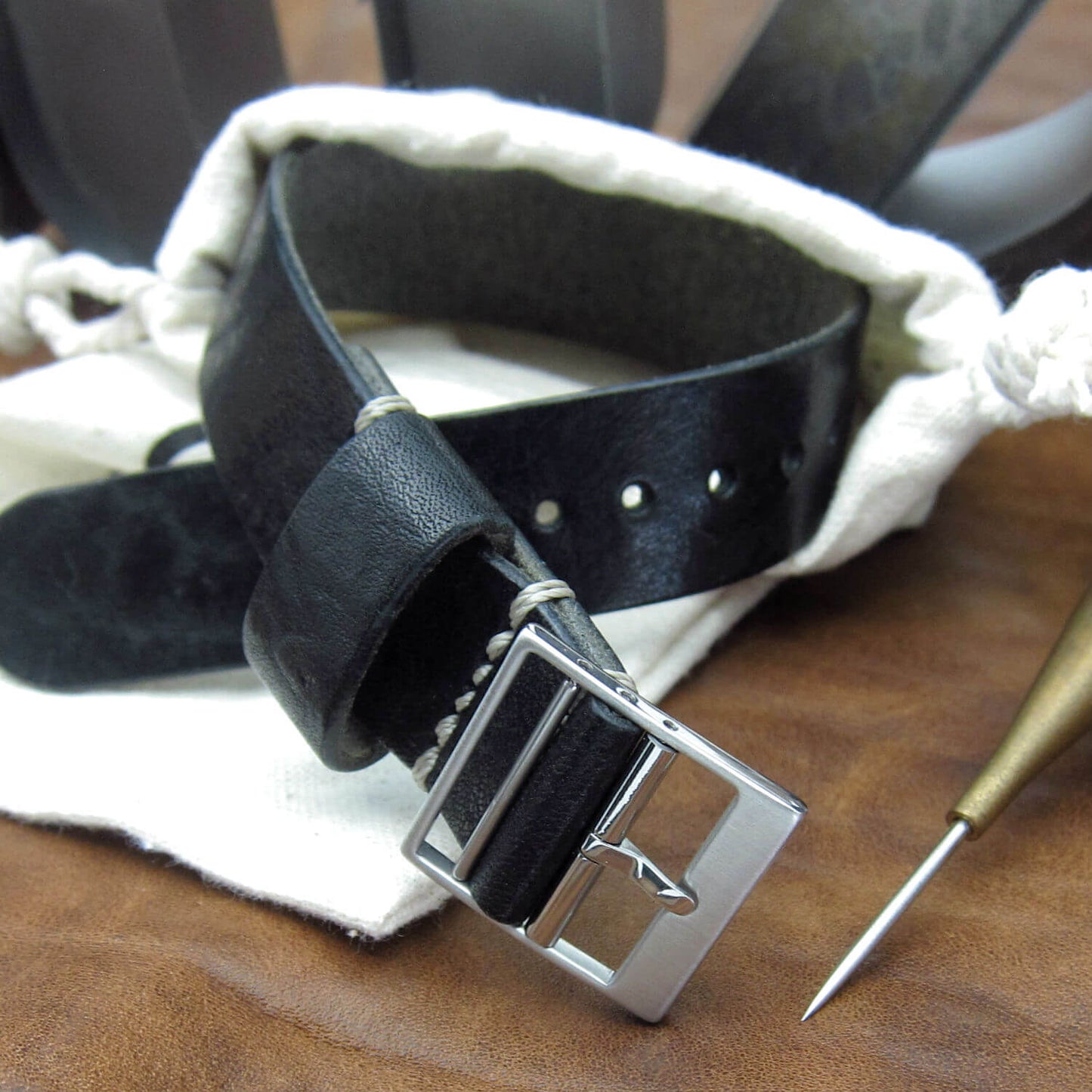 Leather Watch Strap, Classic RAF II Vintage NERO (Black) | Ladder Buckle | Full Grain Italian Vegetable-Tanned Leather | Cozy Handmade